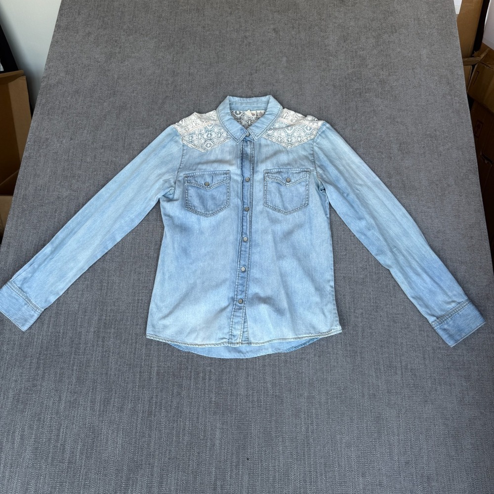 Mudd Western Shirt Womens M Blue Denim Long Sleeve Crochet Lace Yoke Pearl Snap